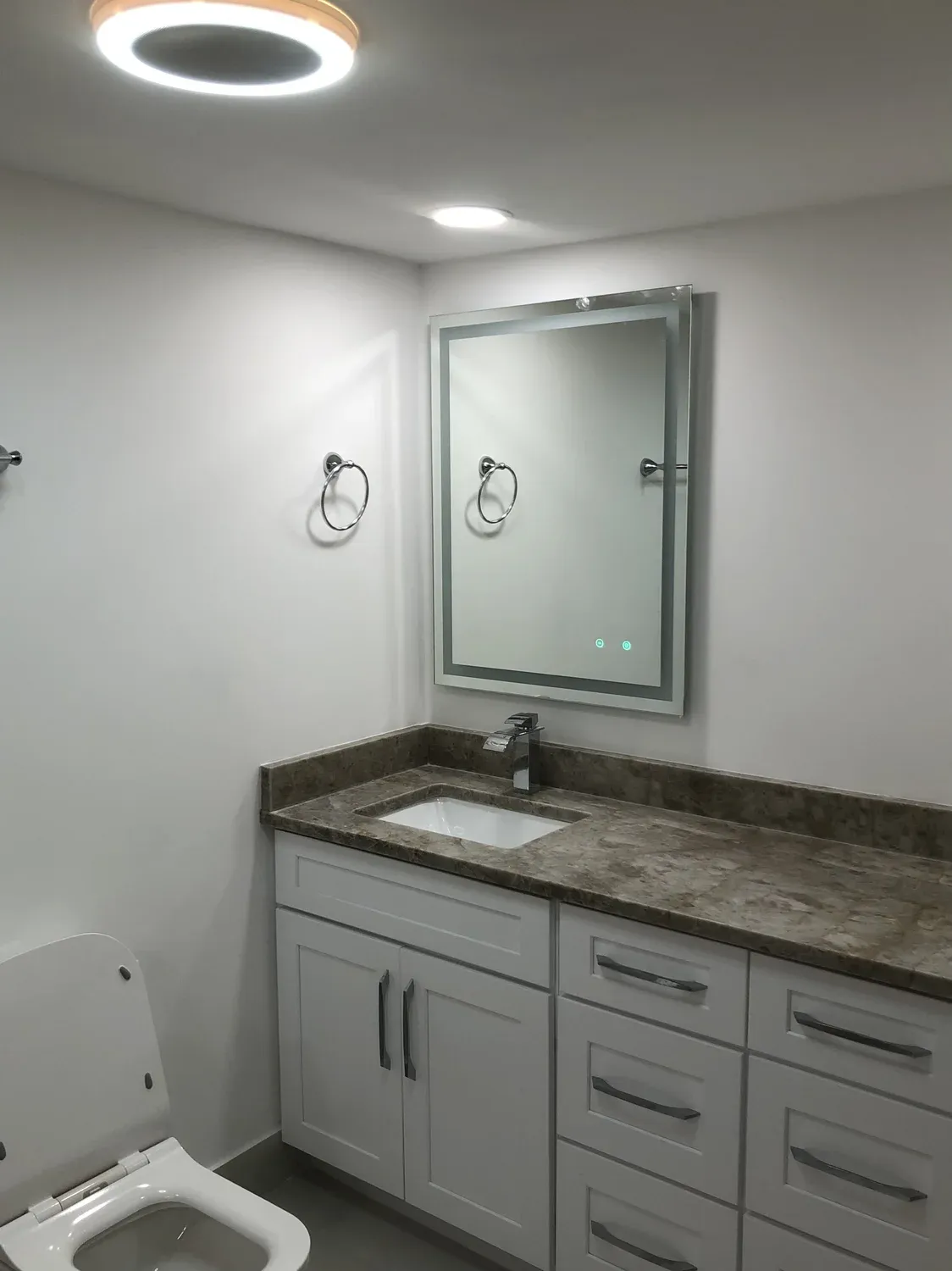 Classic Granite Vanity Bath