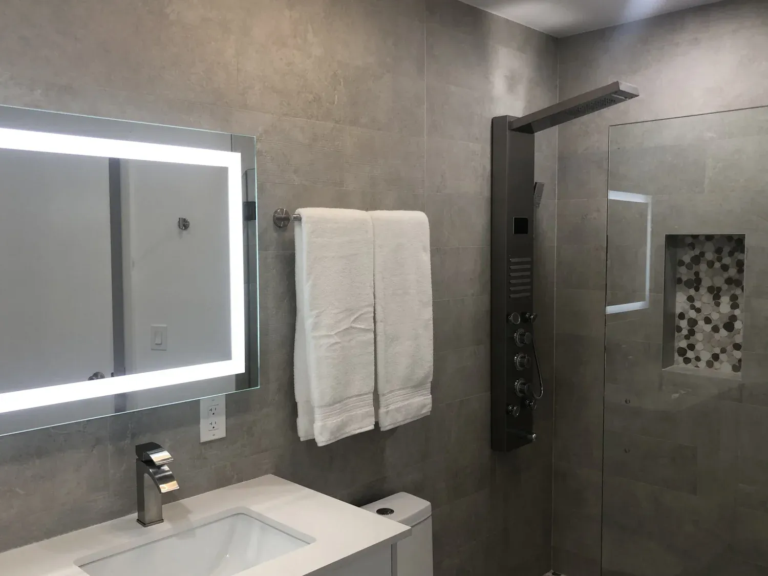 Corner Double Vanity Suite