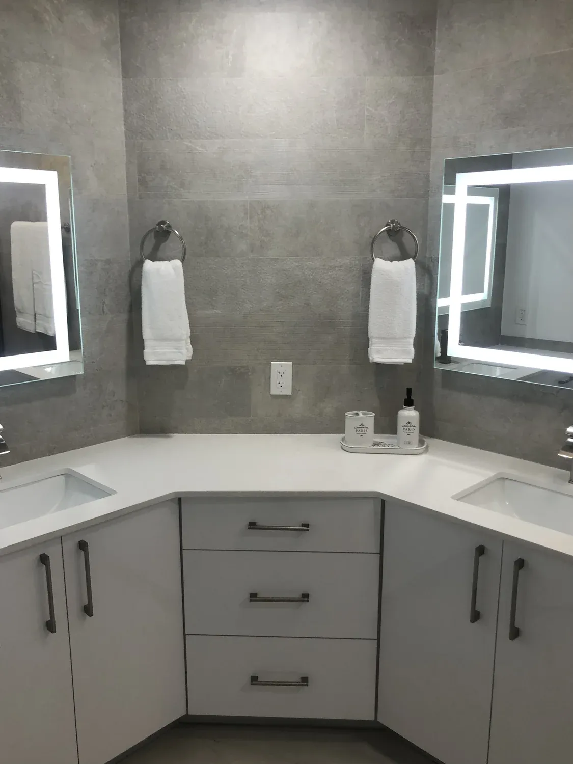 Corner Vanity Bathroom Detail