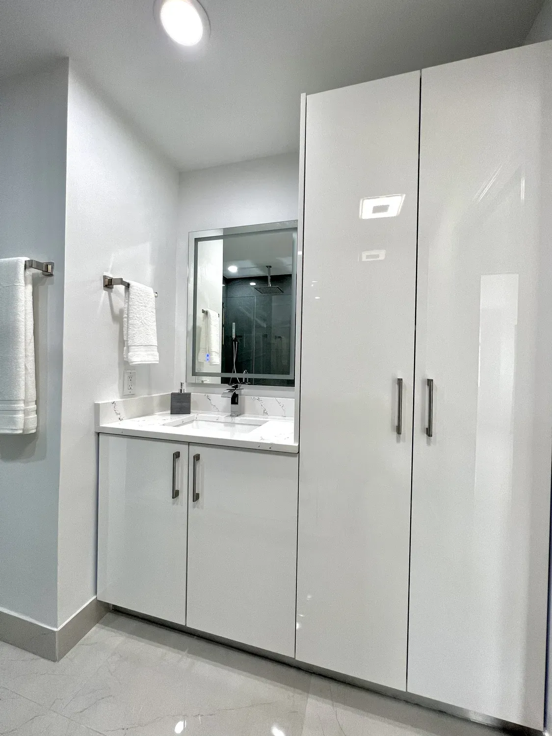 Gray Stone Shower Suite