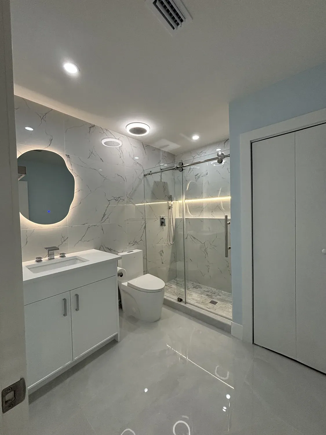 Modern Guest Bathroom